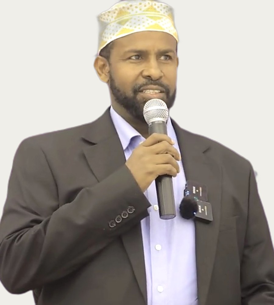 Eng. Bashiir Mohamud, Chairman of the Somali Green Energy Association, speaking at an opening ceremony